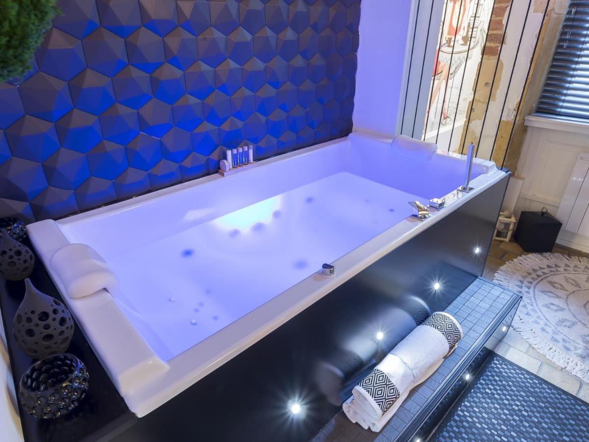 Host Inn - Coeur Vieux Lyon & Spa Экстерьер фото